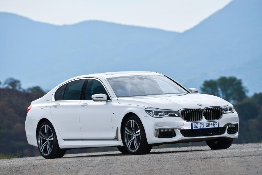  BMW 740i M Sport 2016 года  (ZA) (фото 6 из 13)
